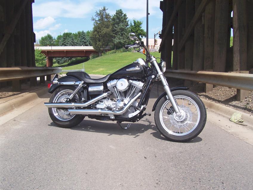 http://hdforums.com/forum/attachments/dyna-glide-models/17075d1229829589-calling-out-to-dyna-super-glide-custom-owners-bike5.jpg