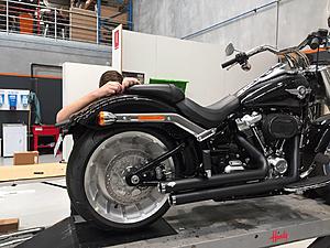 2018 fatboy with pipes and bars-hd1a.jpg