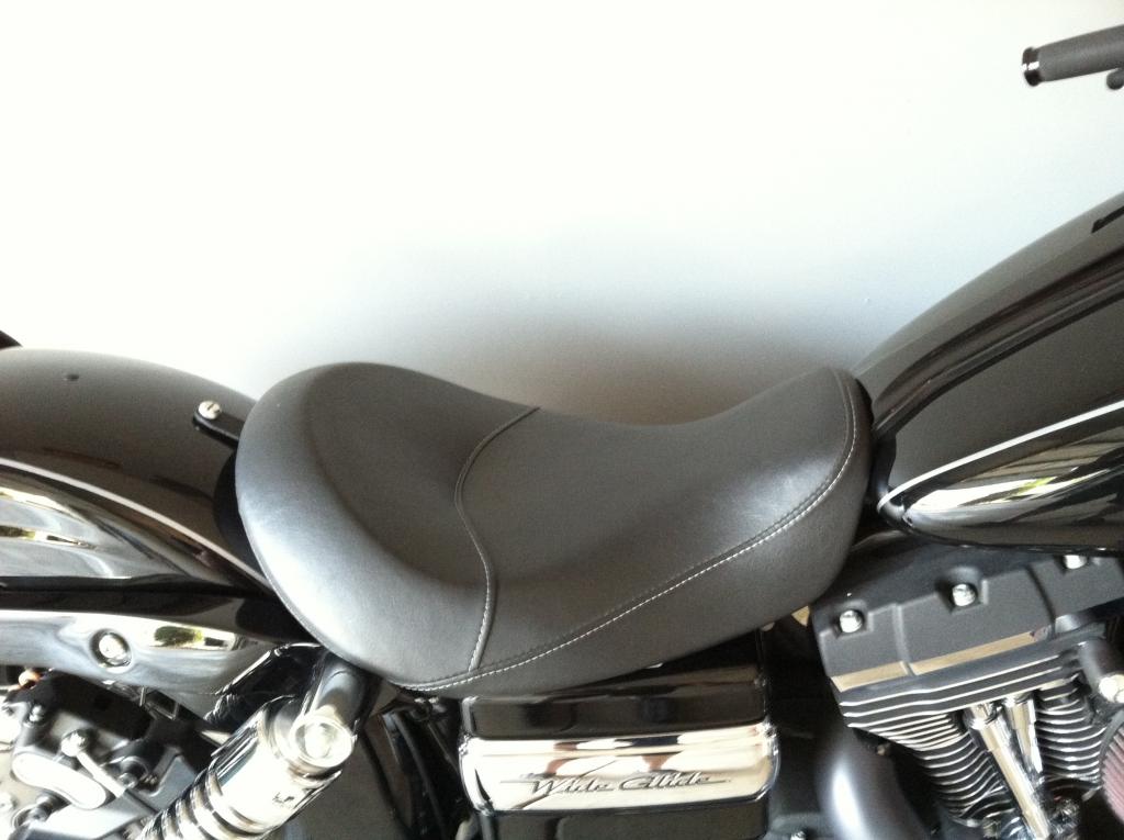 Wideglide Stock Solo Seat & Pillion - Harley Davidson Forums