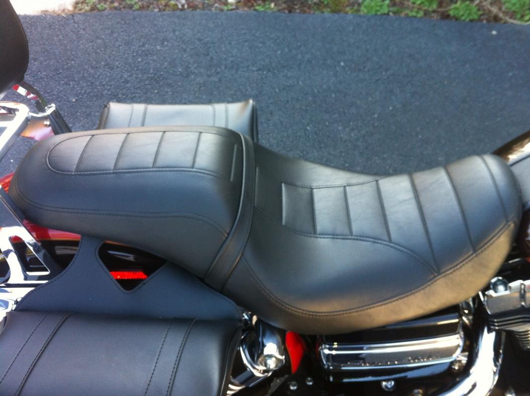 2010 FXDC seat for sale - Harley Davidson Forums