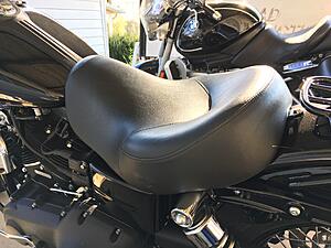 HD Sundowner Solo Seat, Passenger Pillion, Rigid Solo Rack-2kisluk.jpg