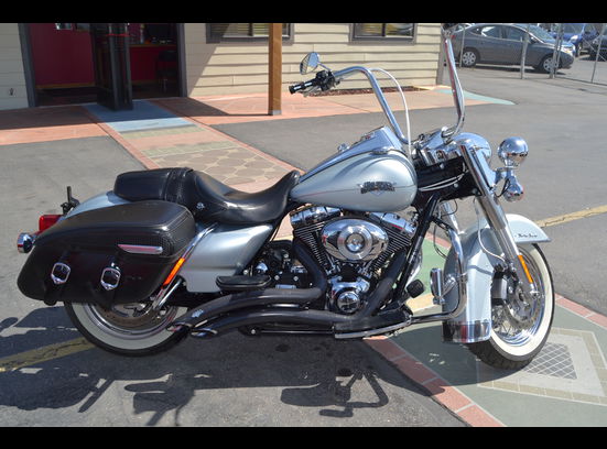 Vance and hines 2024 road king