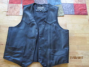 Leather Vest size 48-img_1206.jpg