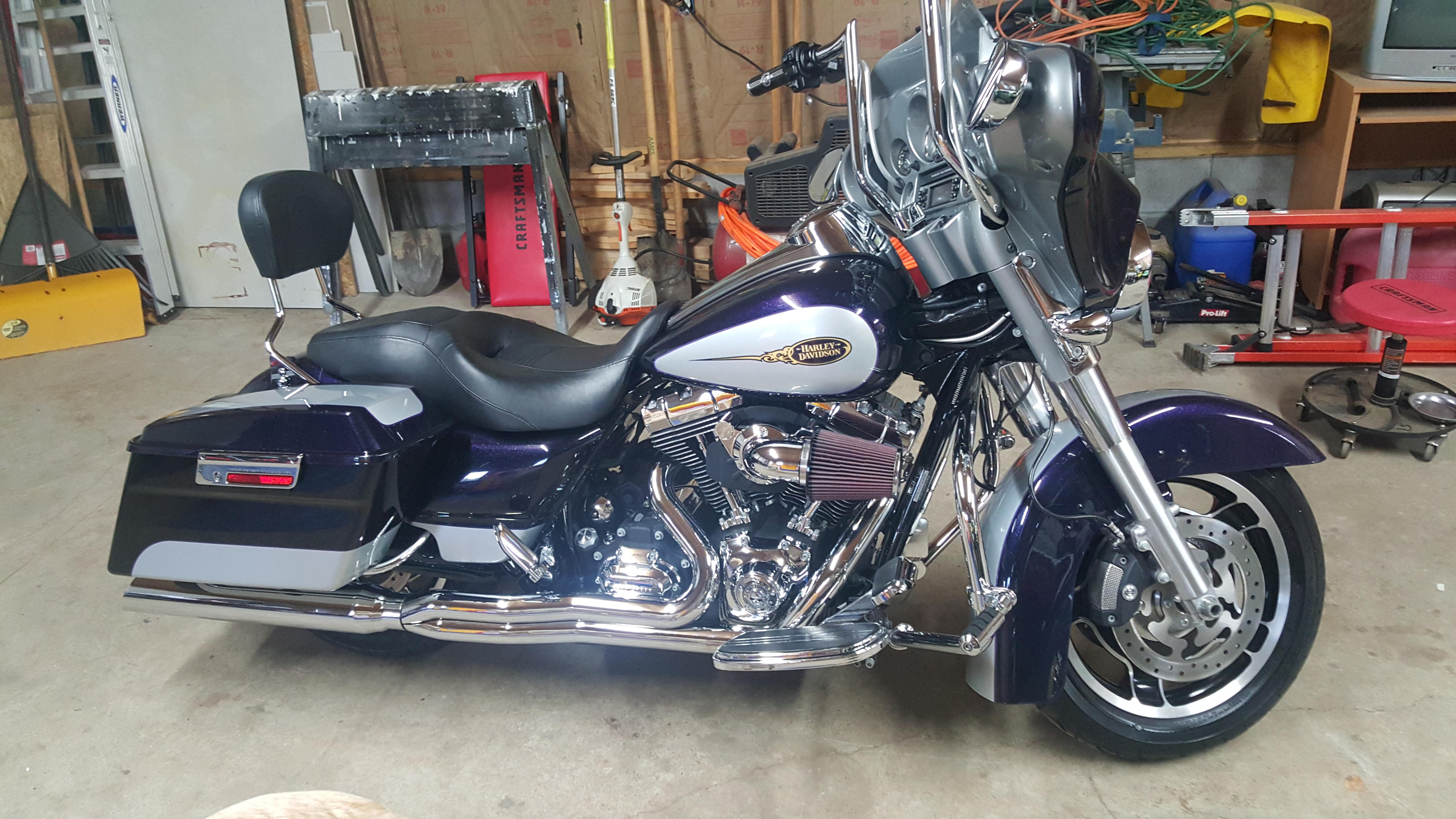 09 custom street glide - Harley Davidson Forums