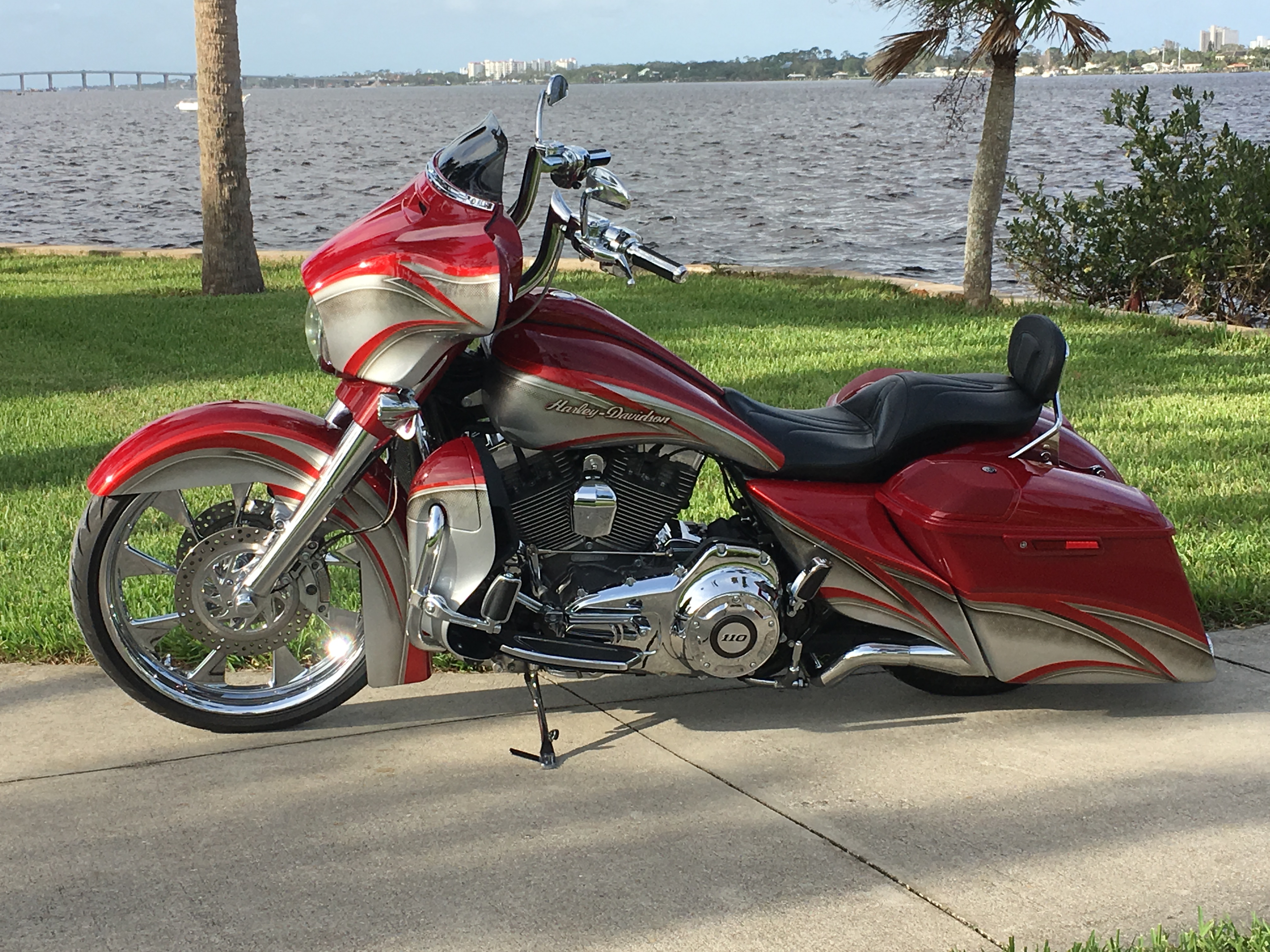 Custom cvo street glide