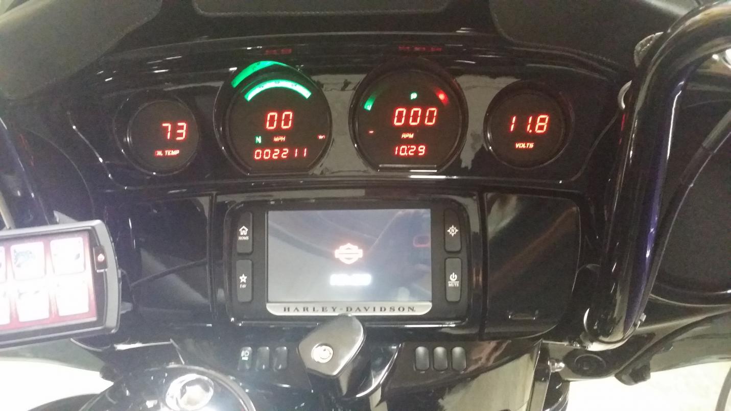 street glide digital gauges