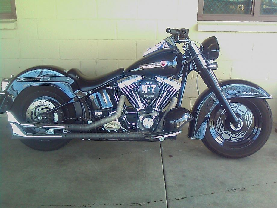 pics of deluxe black front end?? - Page 2 - Harley ...