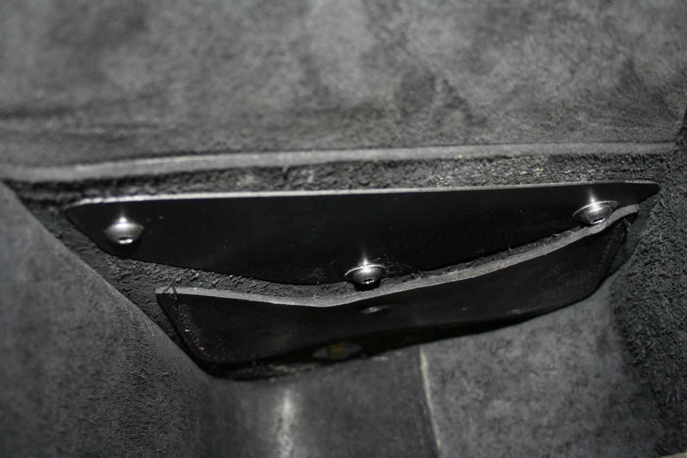 softail swingarm bag mount