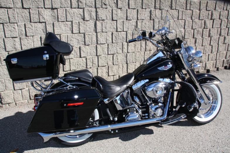 softail deluxe bags