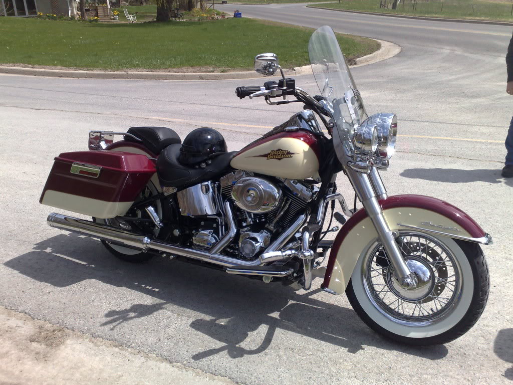 2006 road king classic hard bags