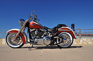 Show your favorite pic of your Softail, just one-red-deluxe.jpg