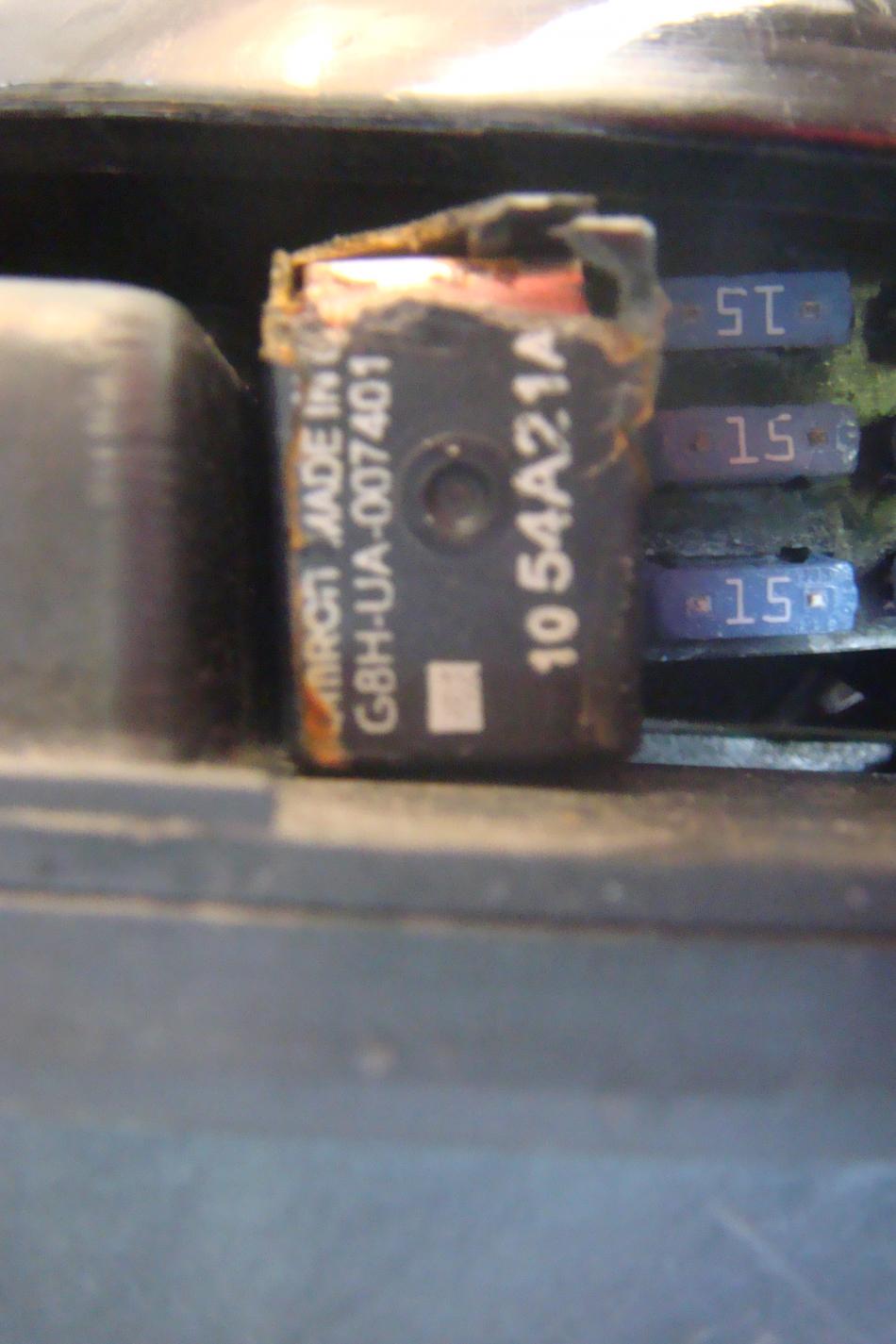 2005 Xl1200 C Relay Next To Fuses Have Pic S Opinions Harley Davidson Forums