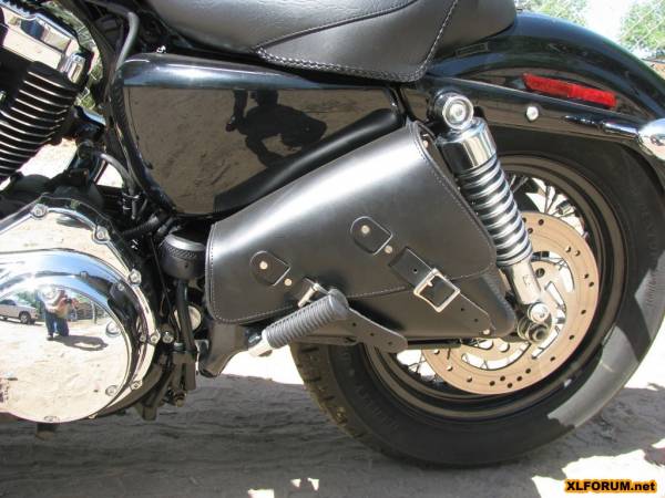 dyna swingarm bag with passenger pegs