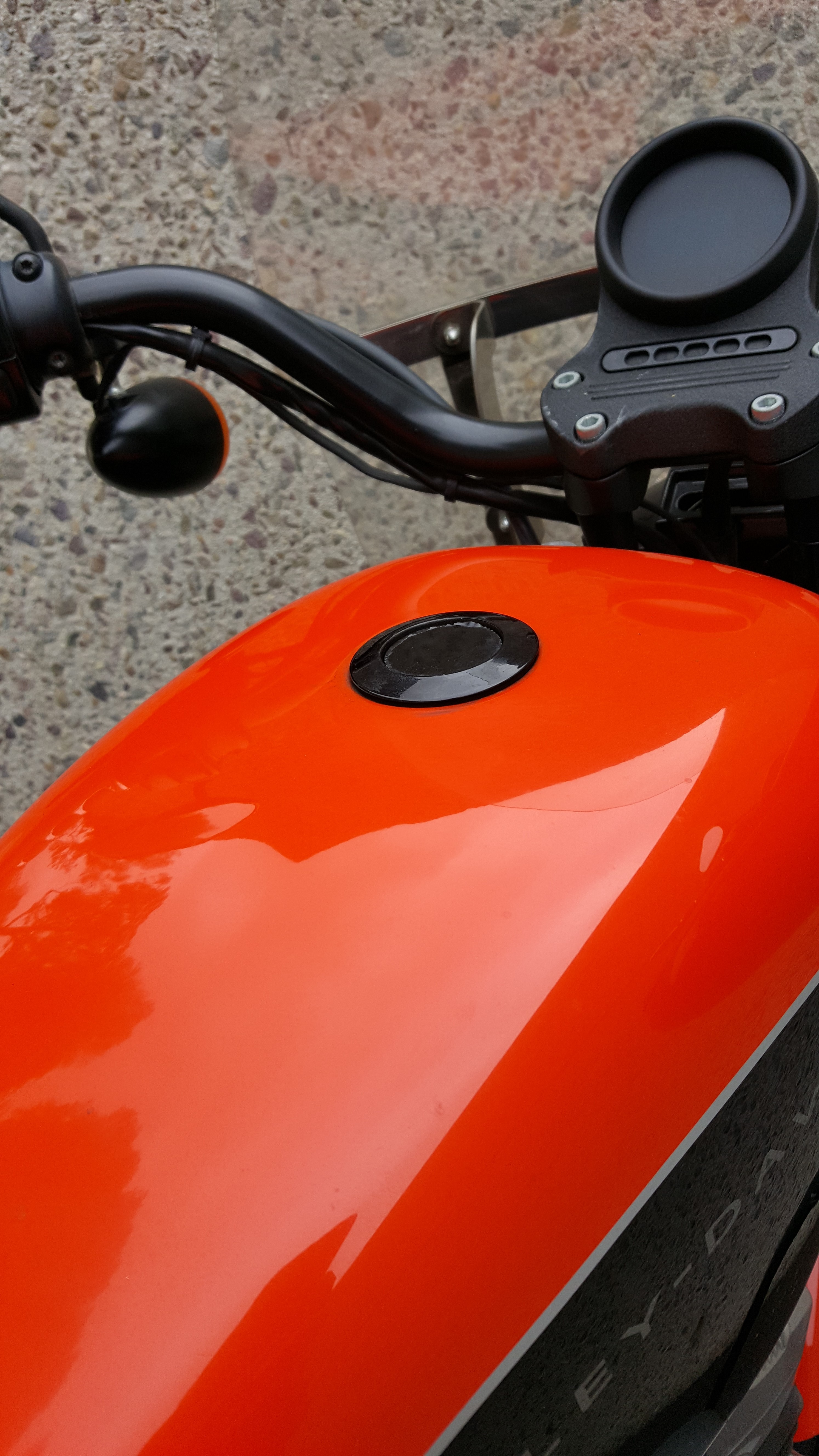 iron 883 flush mount gas cap