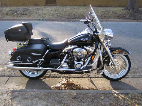 2006 road king classic hard bags