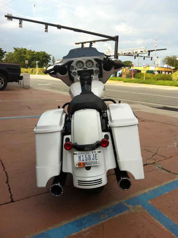 street glide with stretched bags