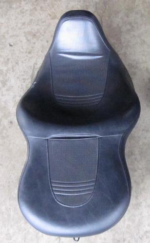 Does anyone know what seat this is? - Harley Davidson Forums