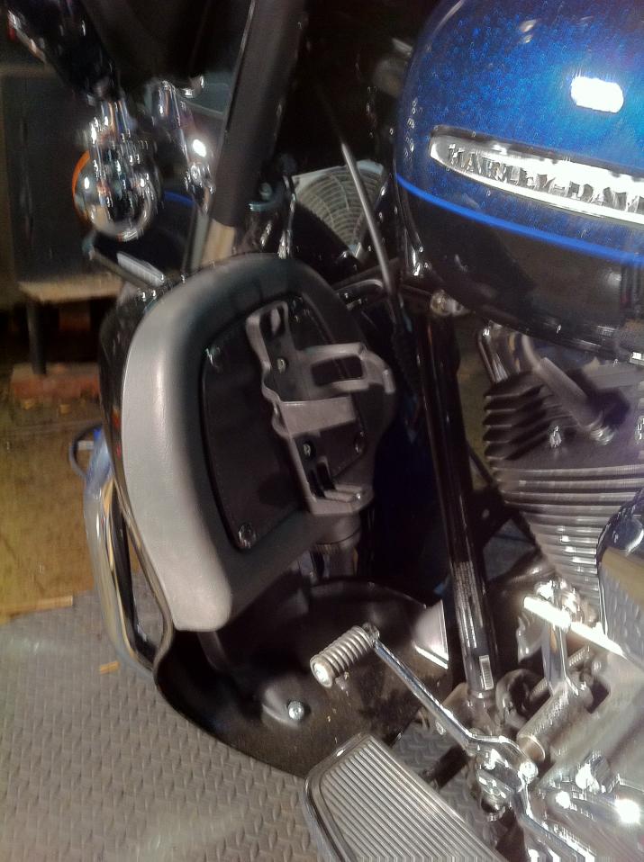 harley saddlebag cup holder