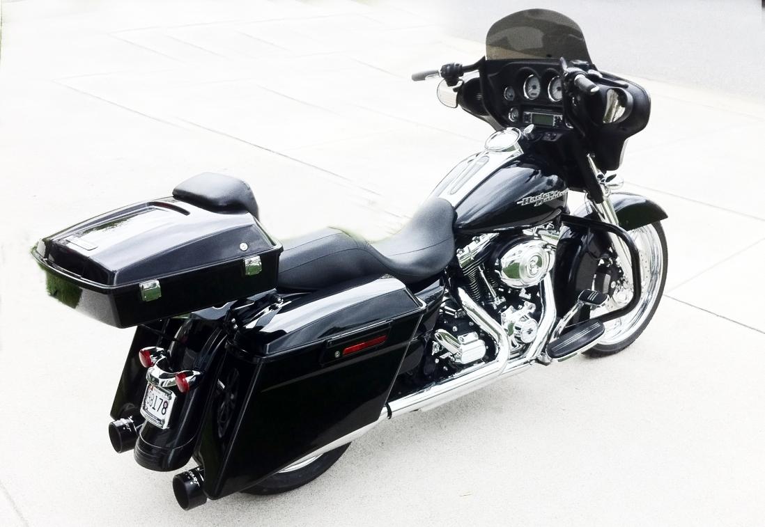 painted street glide tour pack