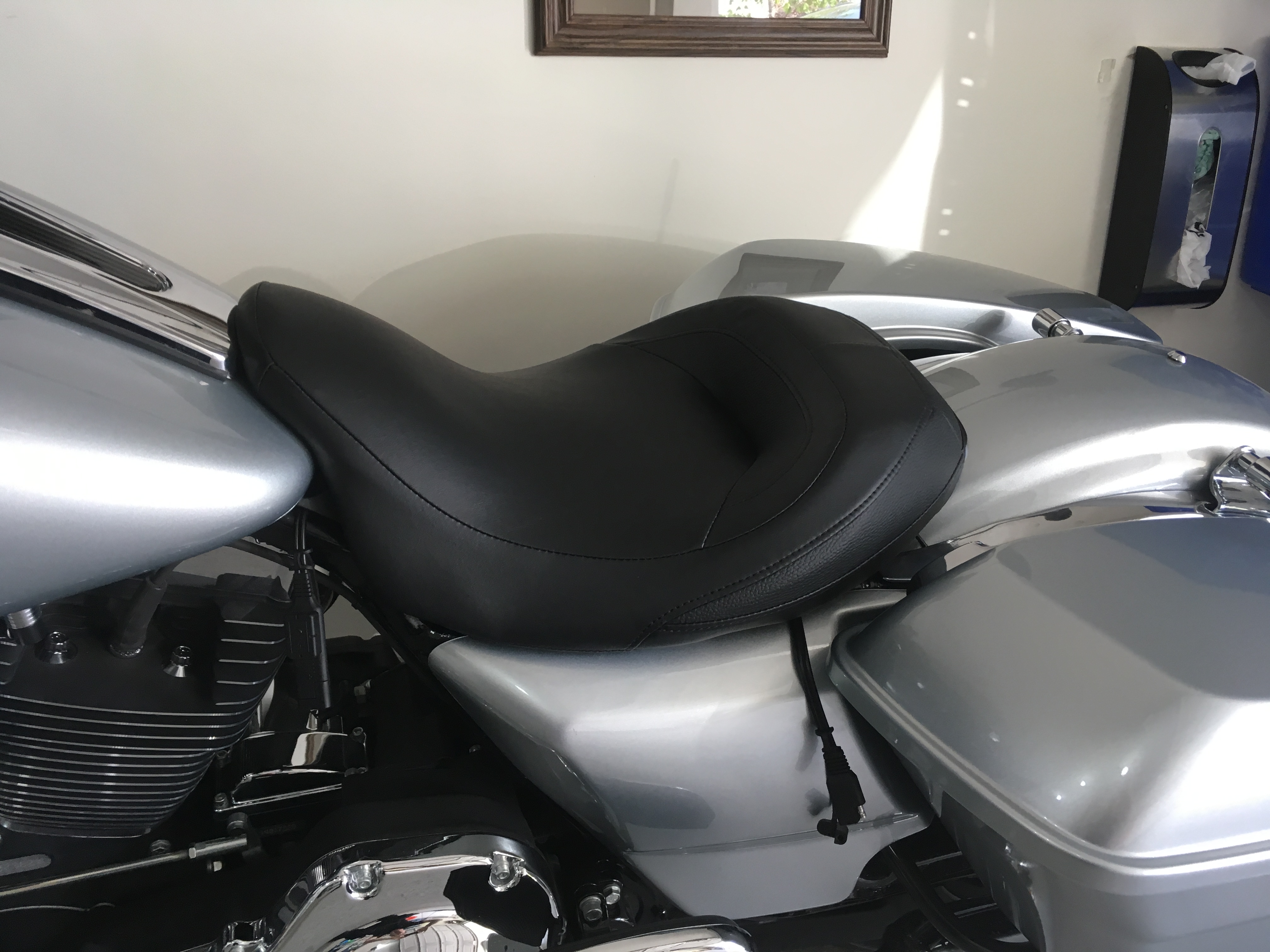 My .002 cents on Harley's 52000249 low Profile seat ...