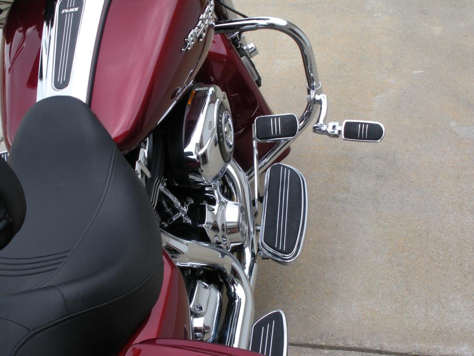 highway pegs for harley davidson street glide