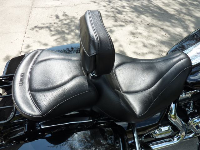 ULTIMATE 3 Pc. SEAT W/ RIDER BACKREST & POCKET - Harley Davidson Forums