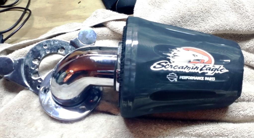 screamin eagle heavy breather chrome cover