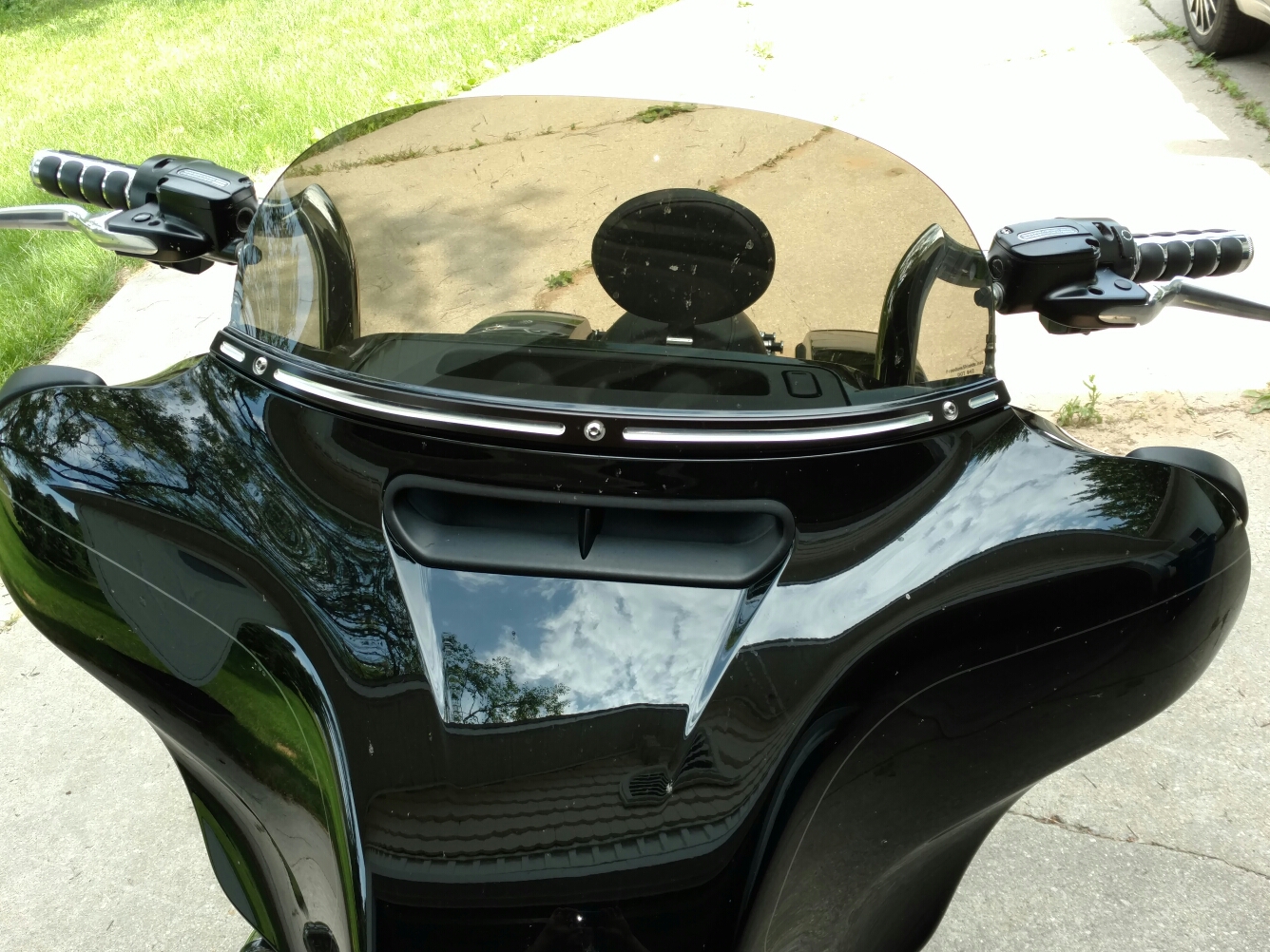 HD Edge Cut Windshield Trim Harley Davidson Forums