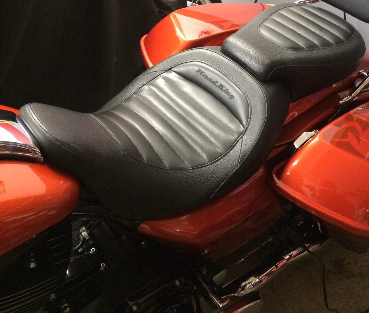 Low profile touring seats leather solo with pillion in ...