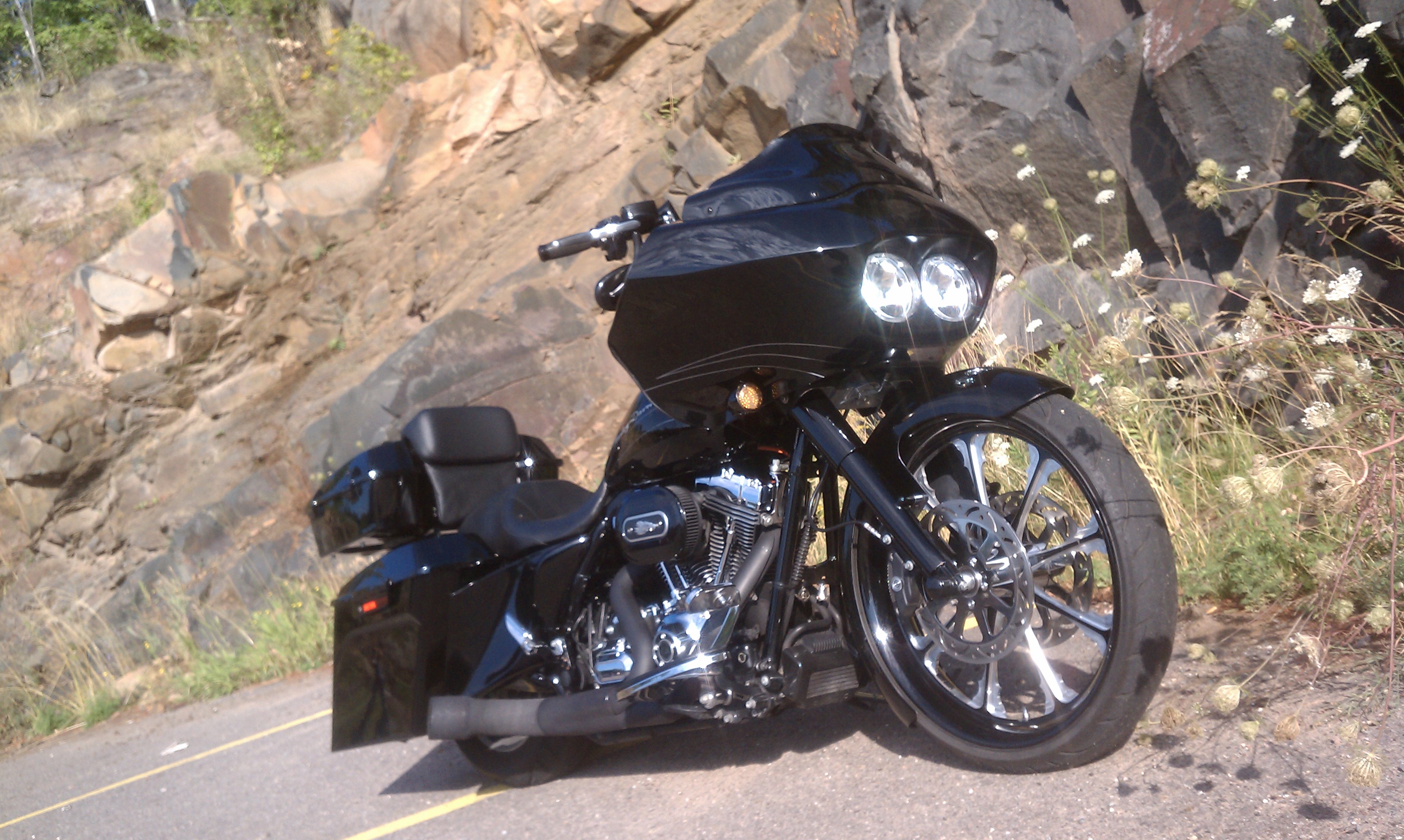 harley tour pack with bracket