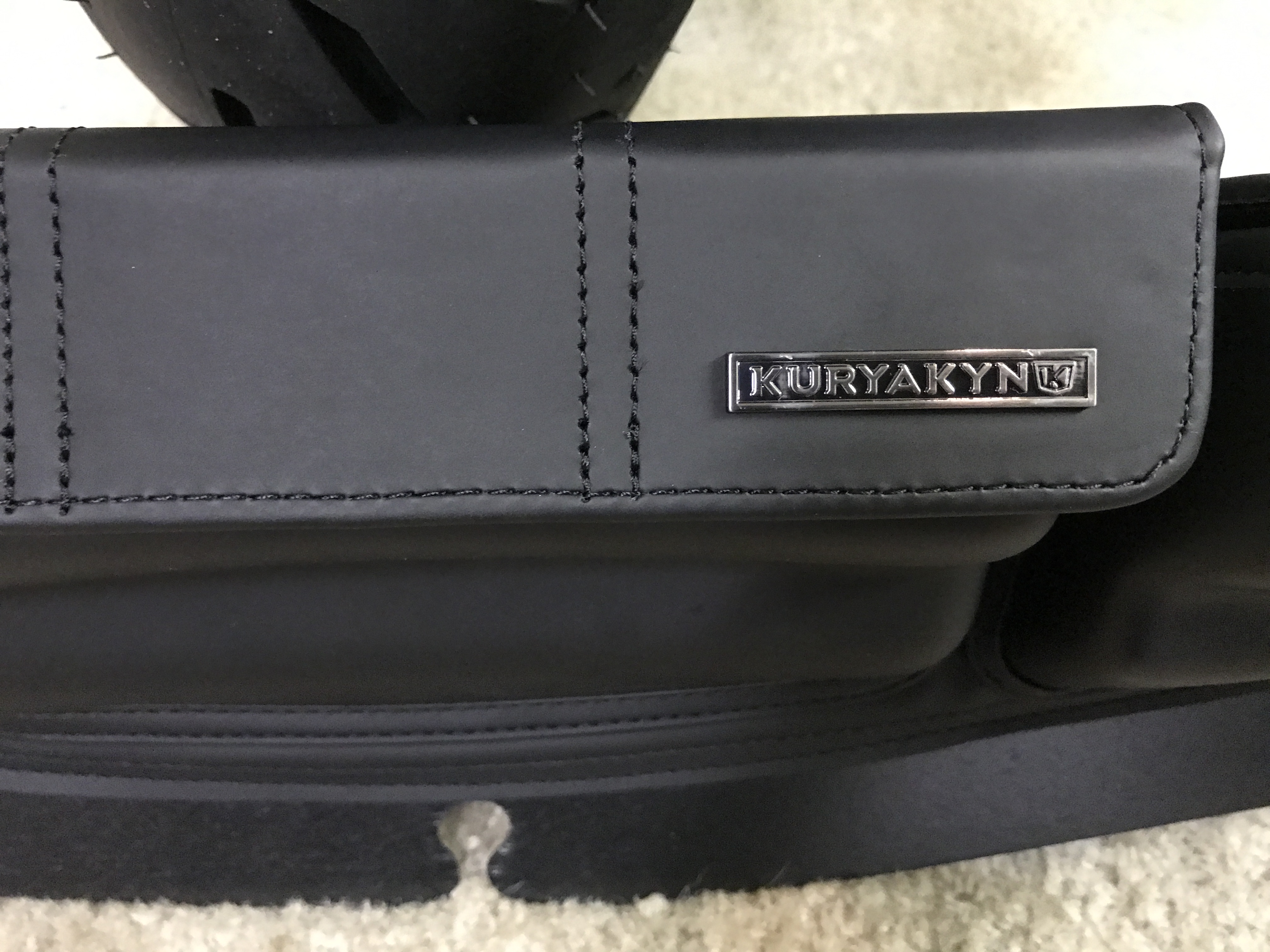 kuryakyn windshield bag