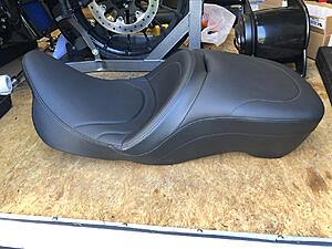 Brand New Drag Specialties Touring Seat 0801-0833-photo529.jpg