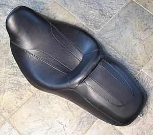 Genuine 2019 harley touring seat + extras!-dsc06790.jpg