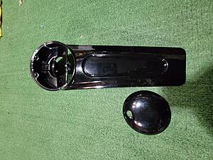 Black Console, Calipers, Razor lid, Mirrors, Seat, Luggage-20230118_183618.jpg