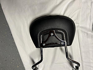 FOR SALE: Genuine HD &quot;standard height&quot; Sissy bar for 2009-newer touring.-photo51.jpg