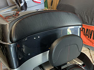 Tour pack backrest-photo447.jpg