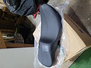 Street Glide Seat-1000002949.jpg