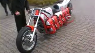 HARDLY DANGEROUS Chainsaw-Powered Motorcycle is a Treemendous Feat of Engineering