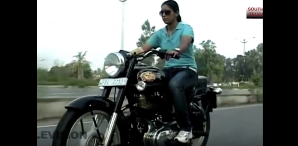 4WAAM-HDForums-Indian-Woman-Stunt