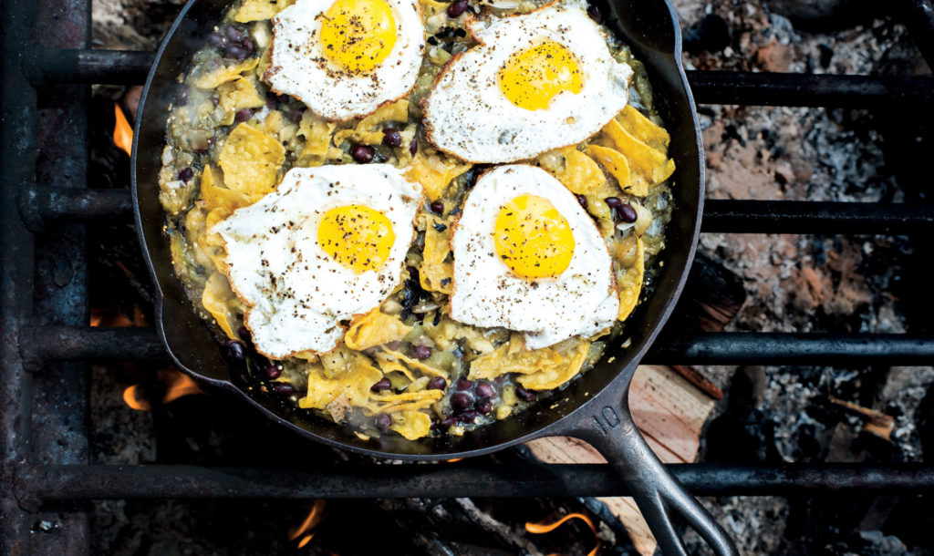 HDForums-chilaquiles-blistered-tomatillo-salsa-eggs