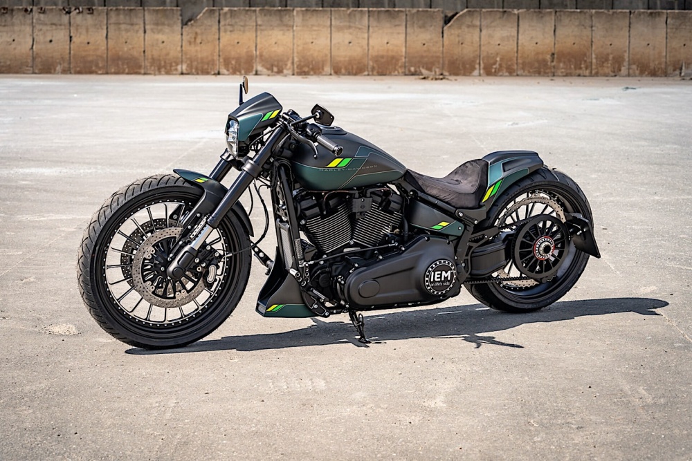 Thunderbike GT-4 Is a Magnificent $21K Custom Harley Grand Tourer